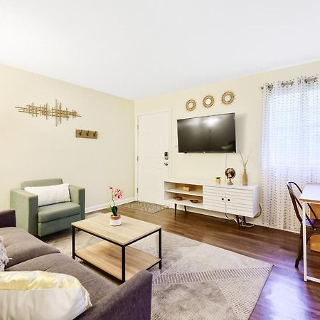 Dapper Digs - King Bed - Long Term Stays - Duke Дарем Экстерьер фото